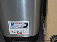 2 vuilnisbakken - afbeelding 2 van  3