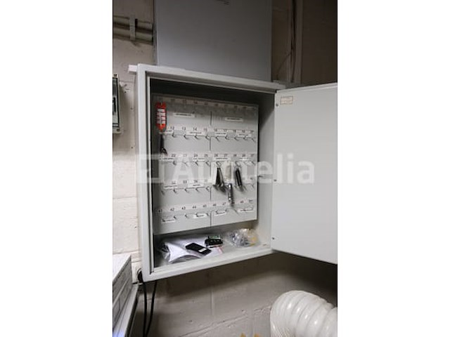 2 wandkasten met sleutels - afbeelding 4 van  4