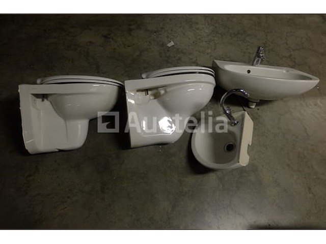 2 wastafels en 2 toiletten - afbeelding 7 van  10