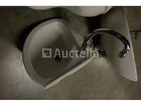 2 wastafels en 2 toiletten - afbeelding 10 van  10