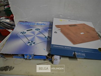 2 weegschalen - afbeelding 1 van  3