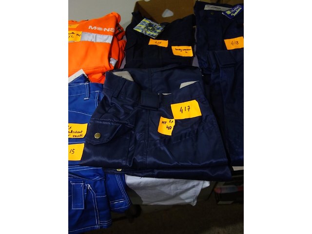 2 werkbroeken - maat 40 (grote maten) - afbeelding 1 van  1