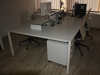 2 wit metalen rol ladeblokken, office bench sedus 4 personen 320x160 cm, 3 rolbureelstoelen met stoffen zit en pvc rug (54,57,58) - afbeelding 1 van  7