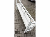 2 witte banken - afbeelding 4 van  5