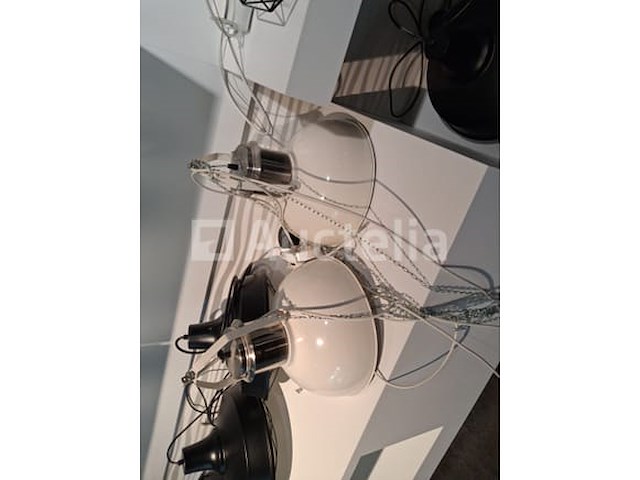 2 witte koepelvormige pendellampen - afbeelding 1 van  1