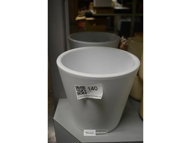 2 witten bloempotten h=23cm ø24 cm - afbeelding 1 van  2