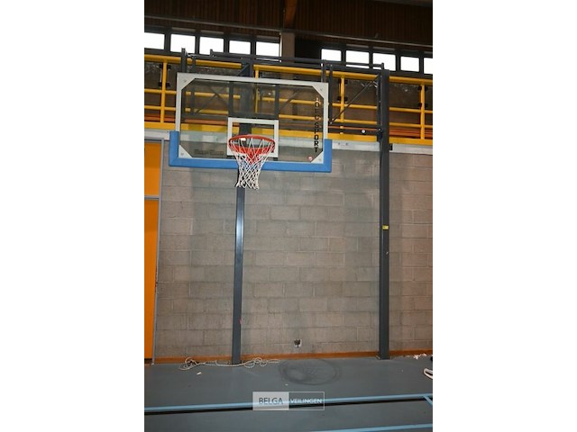 2 x basketbalring met plaat + muurbevestiging - afbeelding 1 van  11