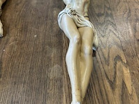 2 x beeldwerk jezus – christus genageld - afbeelding 3 van  3