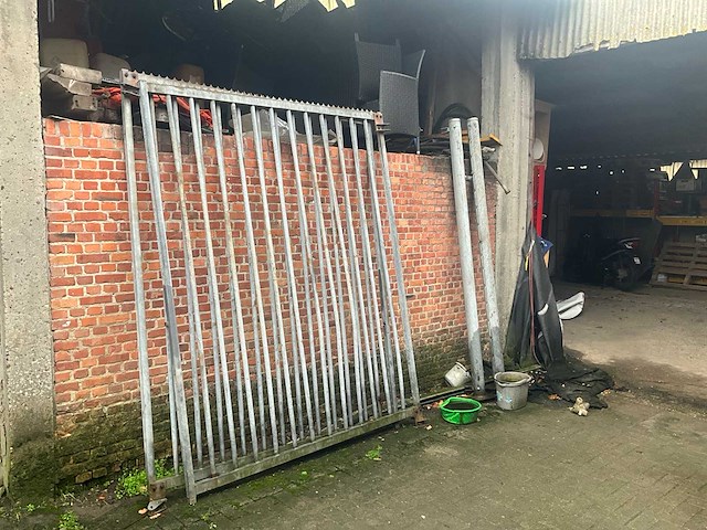 2 x bouwhek met palen - afbeelding 1 van  3