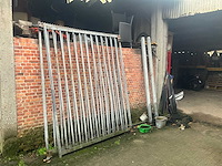 2 x bouwhek met palen - afbeelding 1 van  3