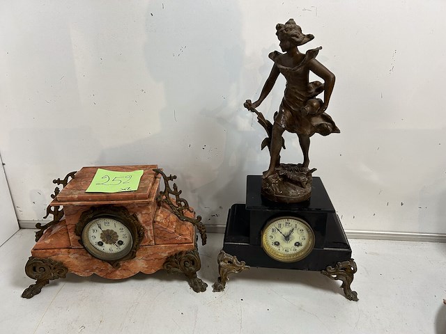 2 x decoratieve klok - afbeelding 1 van  3