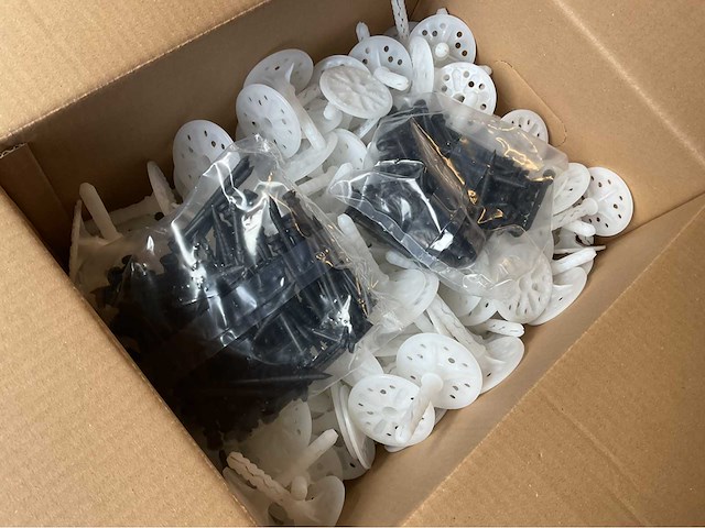 2 x doos isolatie pluggen 9 cm met pvc nagel - afbeelding 3 van  3