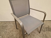 2 x garden prestige - alu stapelstoel firenze met armleuning warm grijs - afbeelding 5 van  5