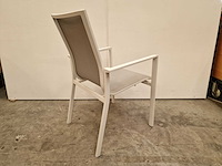 2 x garden prestige - alu stapelstoel napoli met armleuning wit - lichtgrijs - afbeelding 2 van  4