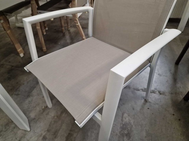 2 x garden prestige - alu stapelstoel sydney met armleuning wit mat - champagne - afbeelding 4 van  4