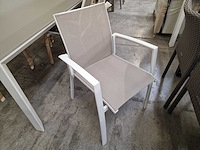 2 x garden prestige - alu stapelstoel sydney met armleuning wit mat - champagne - afbeelding 1 van  4