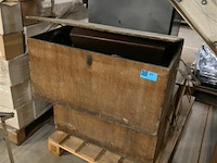 2 x houten kist met muziekstandaards - afbeelding 1 van  5