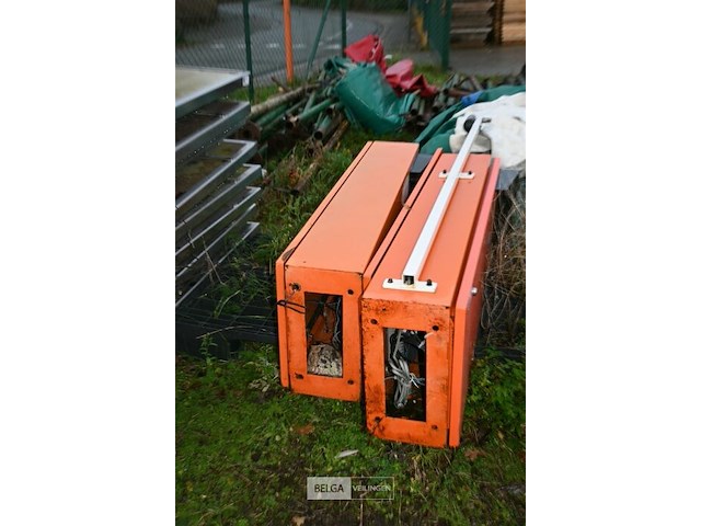 2 x kast van weegbrug - afbeelding 1 van  5