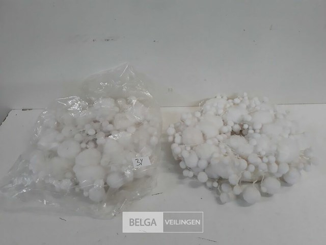 2 x krans met wat en watten bolletjes 25 cm - afbeelding 2 van  3