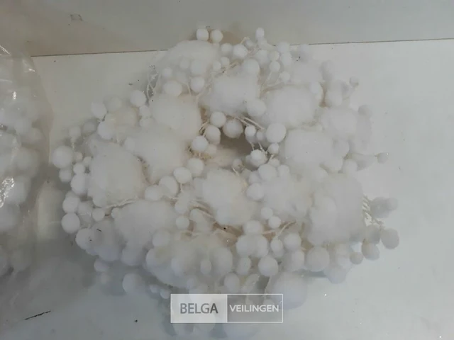 2 x krans met wat en watten bolletjes 25 cm - afbeelding 3 van  3
