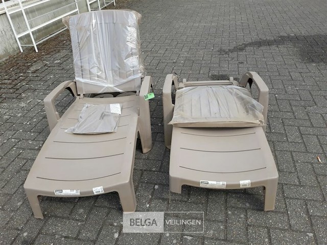2 x ligbed pvc taupe beschadigde voet - afbeelding 2 van  3