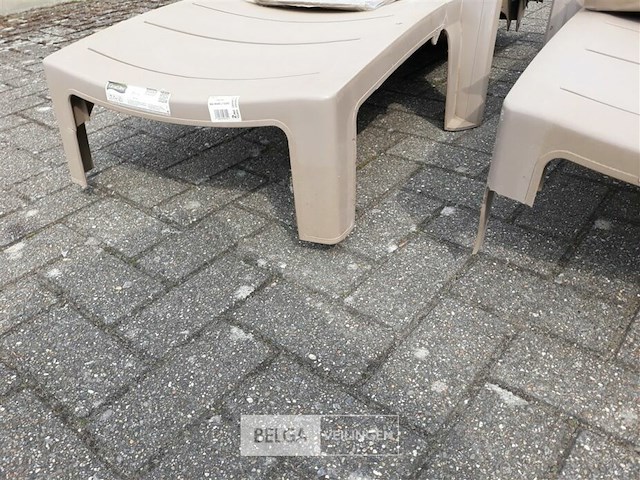 2 x ligbed pvc taupe beschadigde voet - afbeelding 3 van  3