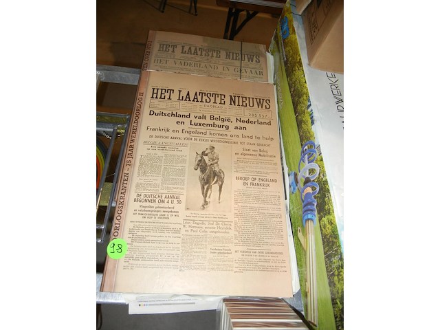 2 x map met oude kranten (hln) - afbeelding 1 van  1