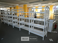 2 x metalen bibliotheekrek