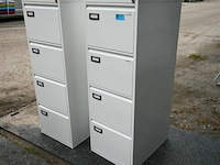 2 x metalen dossierkast met 4 laden