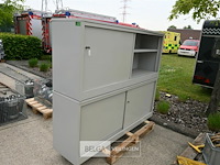 2 x metalen dossierkast met schuifdeuren - afbeelding 1 van  4