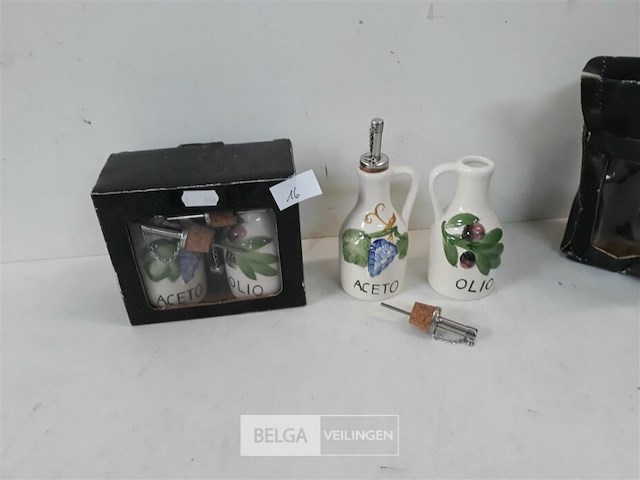 2 x olijf/azijn set met schenktuit - afbeelding 2 van  3