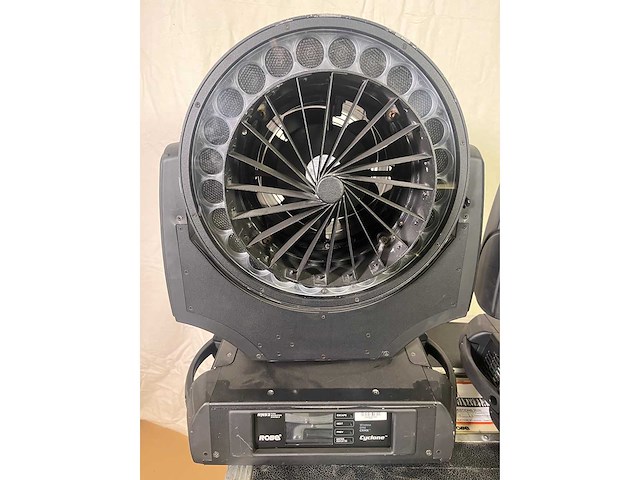 2 x robe robin cyclone (24x15w rgbw/8°-63°/integrated fan) - afbeelding 4 van  9