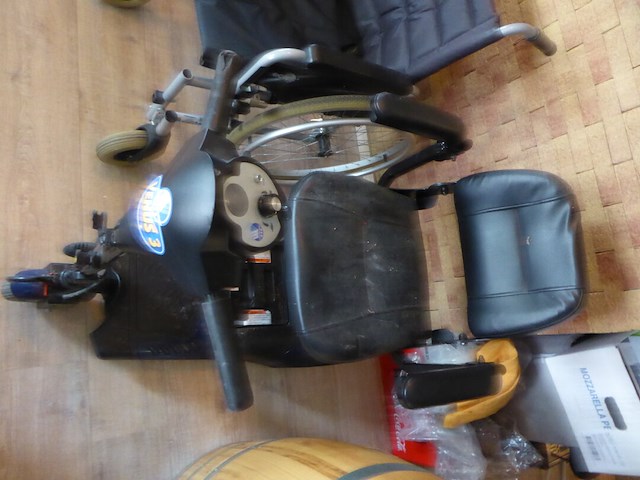 2 x scootmobiel en rolstoel - afbeelding 2 van  4