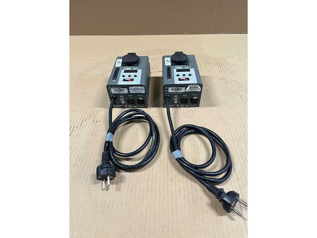 2 x showtec dimmer 1x2kw single dp-1 10a xlr3/schuko (with fader) - afbeelding 1 van  3