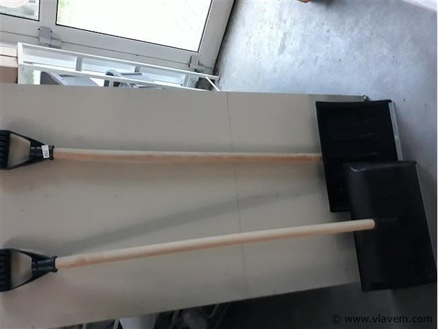2 x sneeuwschep pvc 40 cm - afbeelding 1 van  2