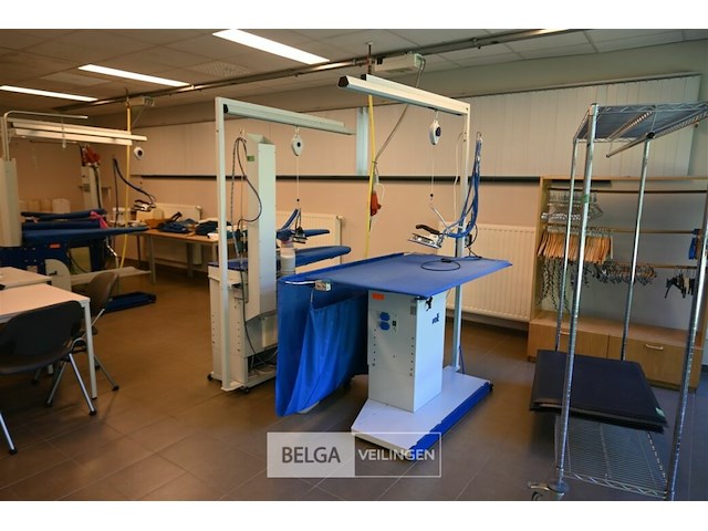 2 x veit strijktafel + stroomgroep - afbeelding 1 van  9