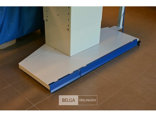 2 x veit strijktafel + stroomgroep - afbeelding 8 van  9