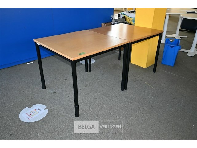 2 x vierkante tafel - afbeelding 1 van  4