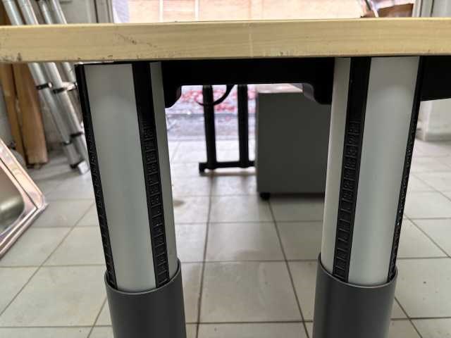 2 x volledig in hoogte verstelbare bureaus met onderblok (2x) - afbeelding 9 van  9