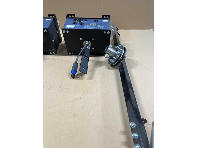 2 x wahlberg dmx rotator n°281 w/power w/vertical bar - afbeelding 3 van  8