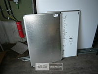 2 x whiteboard