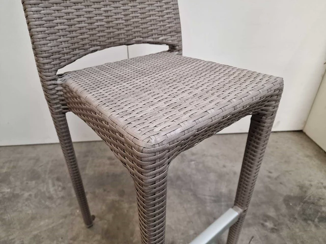 2 x wicker barstoel bo - grey sand wicker hdpe - alu frame - afbeelding 5 van  7