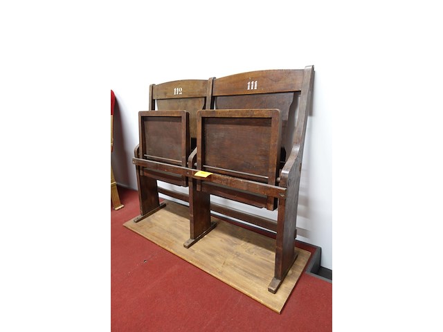2-zit houten antieke theaterstoel - afbeelding 2 van  5