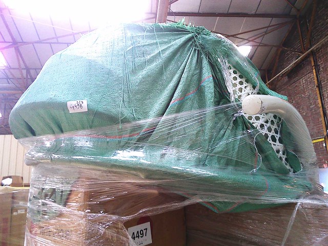 2-zits resin hangstoel - wit en beige kussen - afbeelding 3 van  11