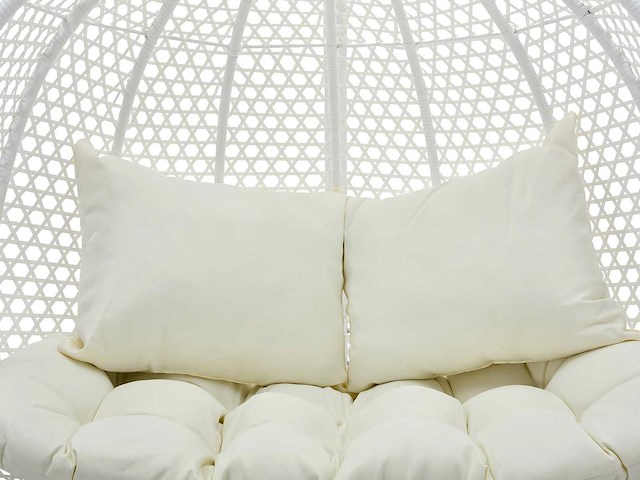 2-zits resin hangstoel - wit en beige kussen - afbeelding 8 van  10