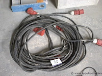 2 zware elektrakabels - afbeelding 1 van  1