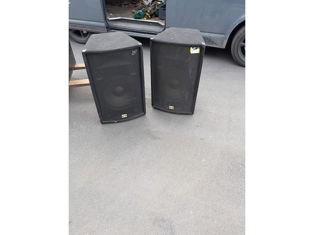 2 zwarte boxen - afbeelding 1 van  1