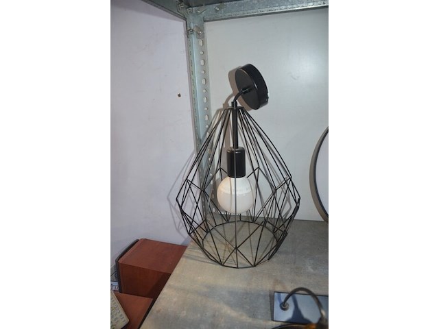 2 zwarte lusters, plafondlamp , tafellamp - afbeelding 2 van  6