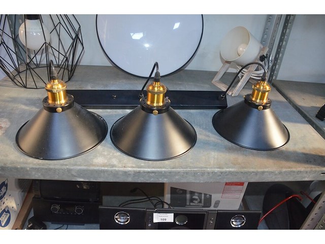 2 zwarte lusters, plafondlamp , tafellamp - afbeelding 3 van  6