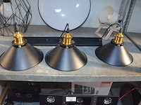 2 zwarte lusters, plafondlamp , tafellamp - afbeelding 3 van  6